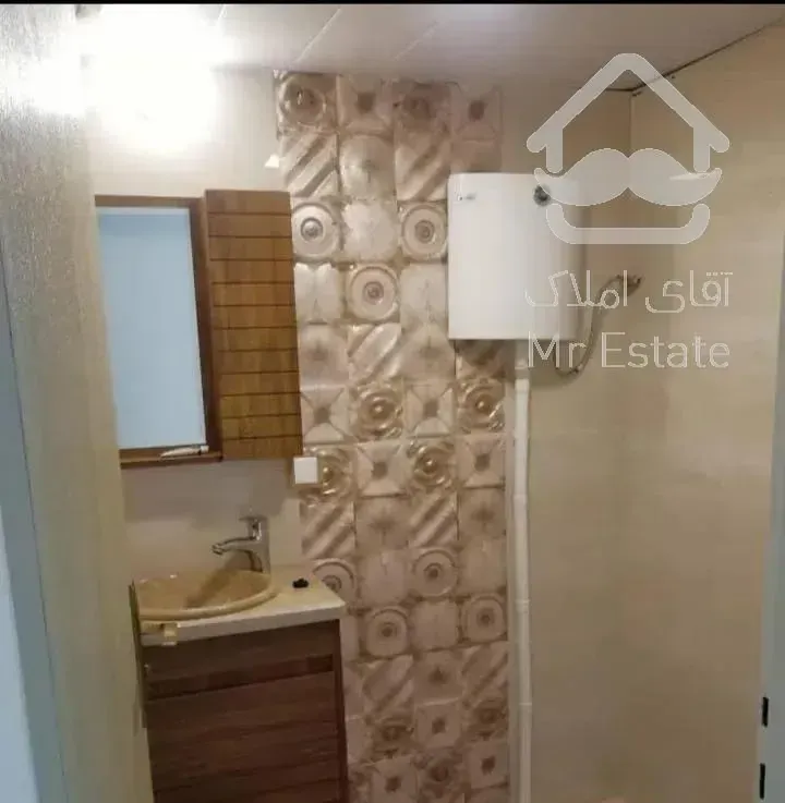 ٦٧ متر/ کوى بیمه اکباتان/ رو به آفتاب