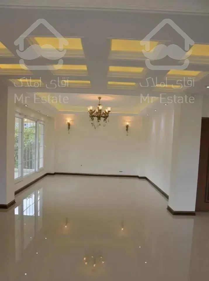 فروش ویلا ۷۰۰متری در محوطه ۱۰۰۰متری