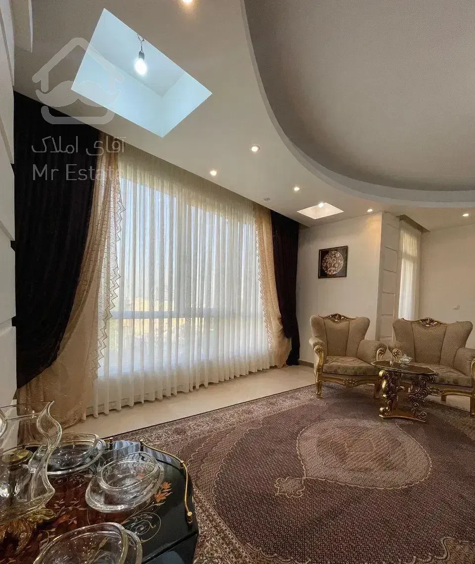 ۱۳۰ متری ( سه خواب) (دسترسی بی نظیر)