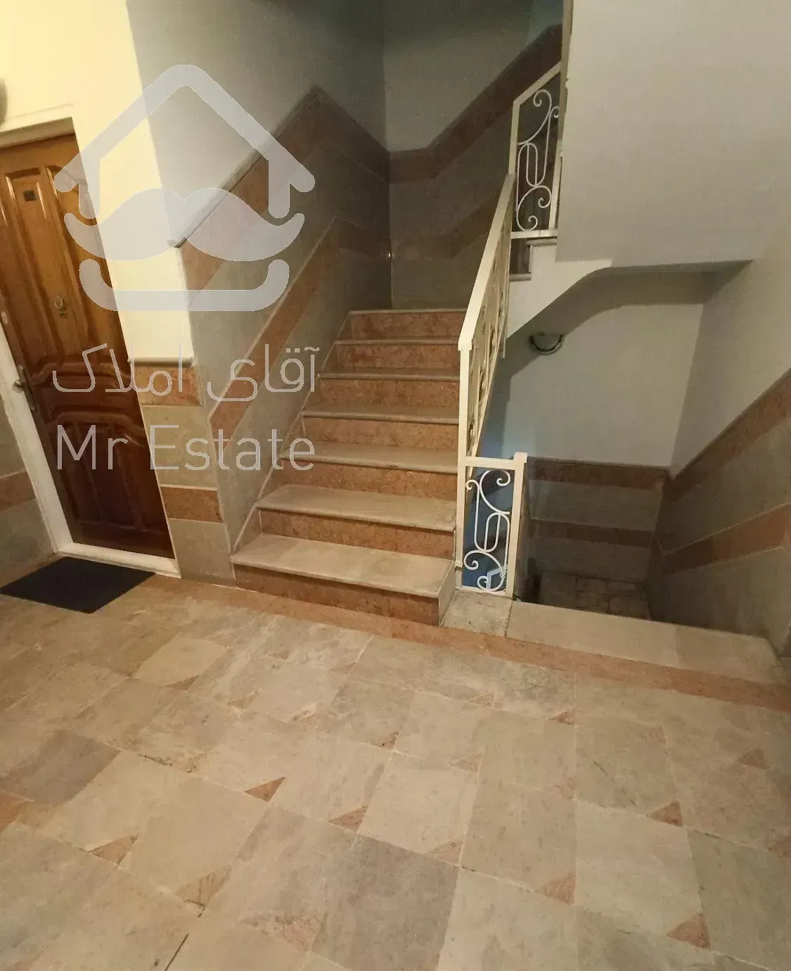 فاطمی (سیندخت)۸۵متری17ساله2خوابه فول امکانات