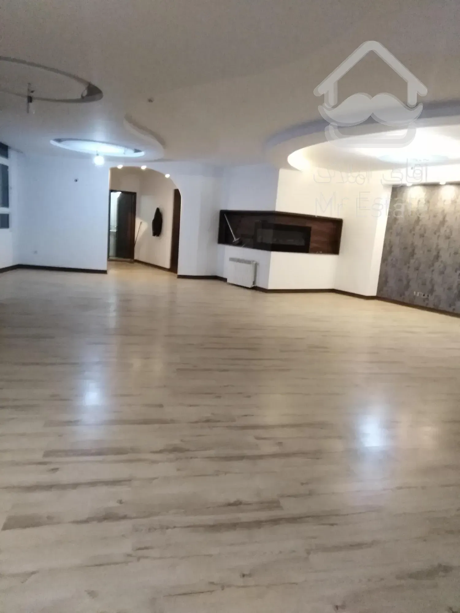 تکواحدی لوکس/۱۷۸متر بینظیر/سه نبش/کاشانی آلاله