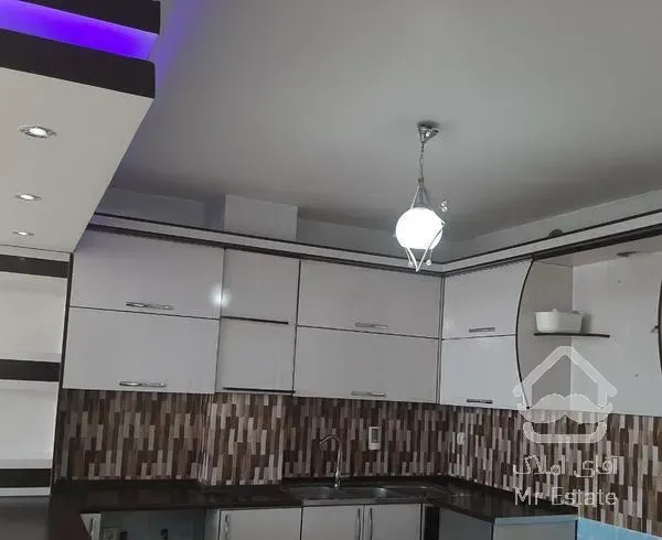 اپارتمان ۱۳۰‌متری شهرک‌گل نرگس