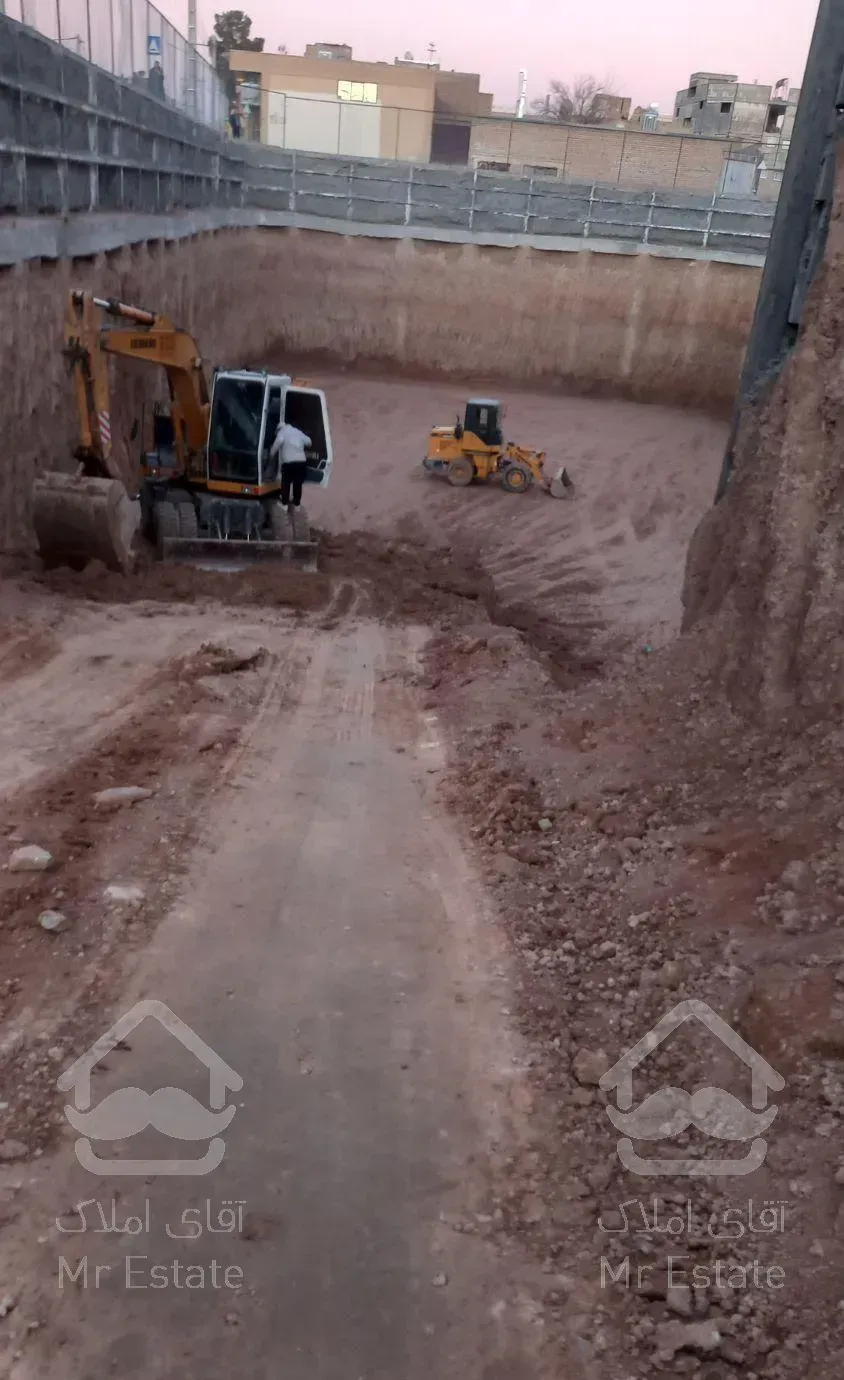 خاکبرداری و تخریب ساختمان گودبرداری
