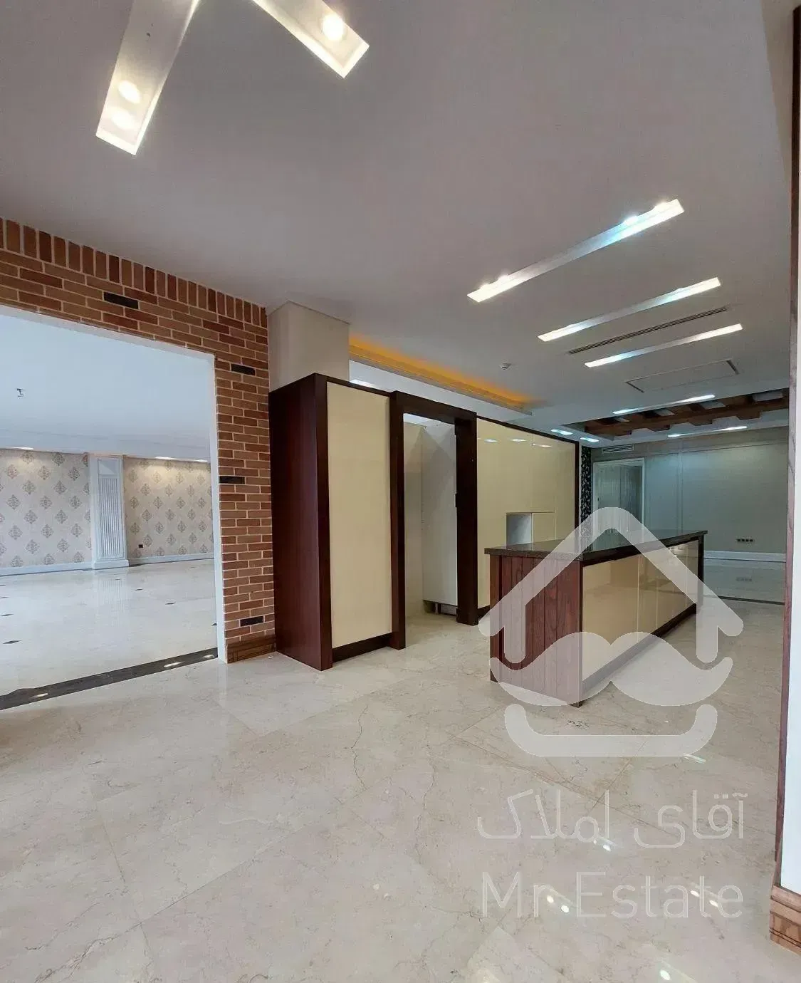 آپارتمان ۳۰۰ متر سه خواب  کلید نخورده