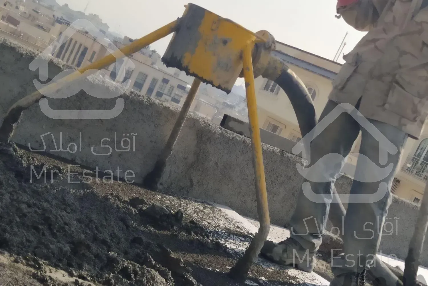 اجرای کفسازی اسکرید (پوکه) با دستگاه