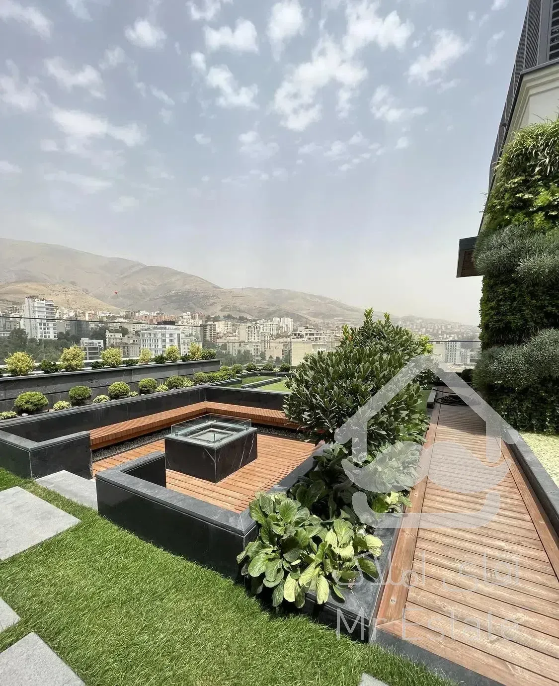 ۶۶۰متر پنت هاوس ۵۰متر تراس، ۸پارکینگ، کامرانیه