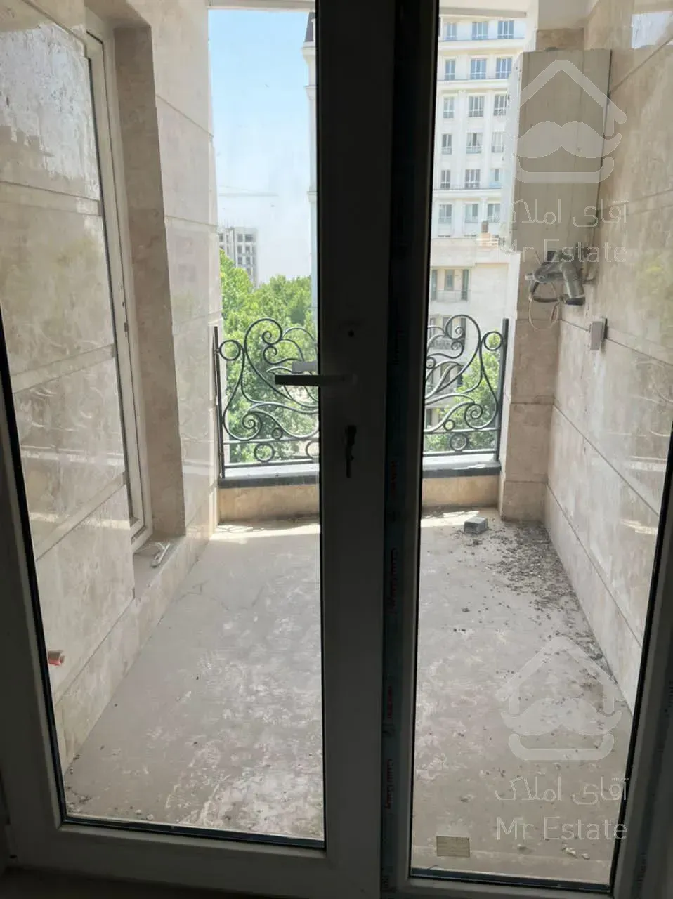 اجاره و رهن آپارتمان زعفرانیه 200  متر لوکس