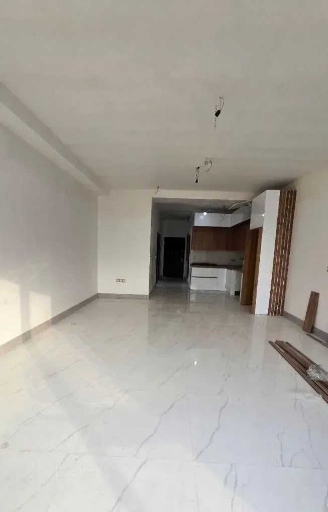 طالقانی ۱۰۰ متر طبقه ۴ با تراس قابل چیدمان