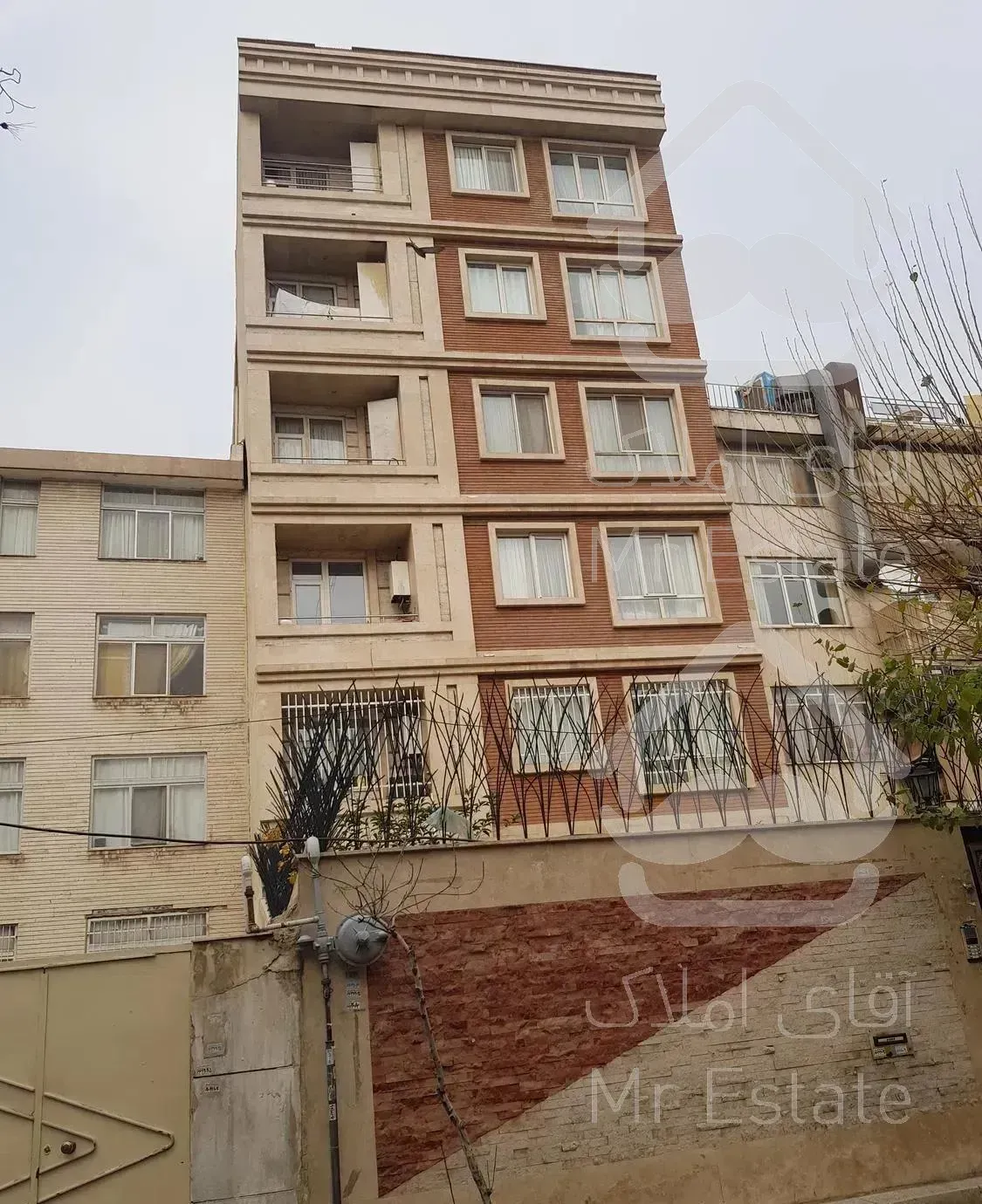 خوش نقشه، دو پارکینگ سندی