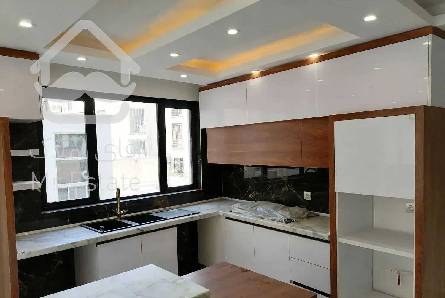 90متر آپارتمان دیباجی جنوبی خ سنجابی