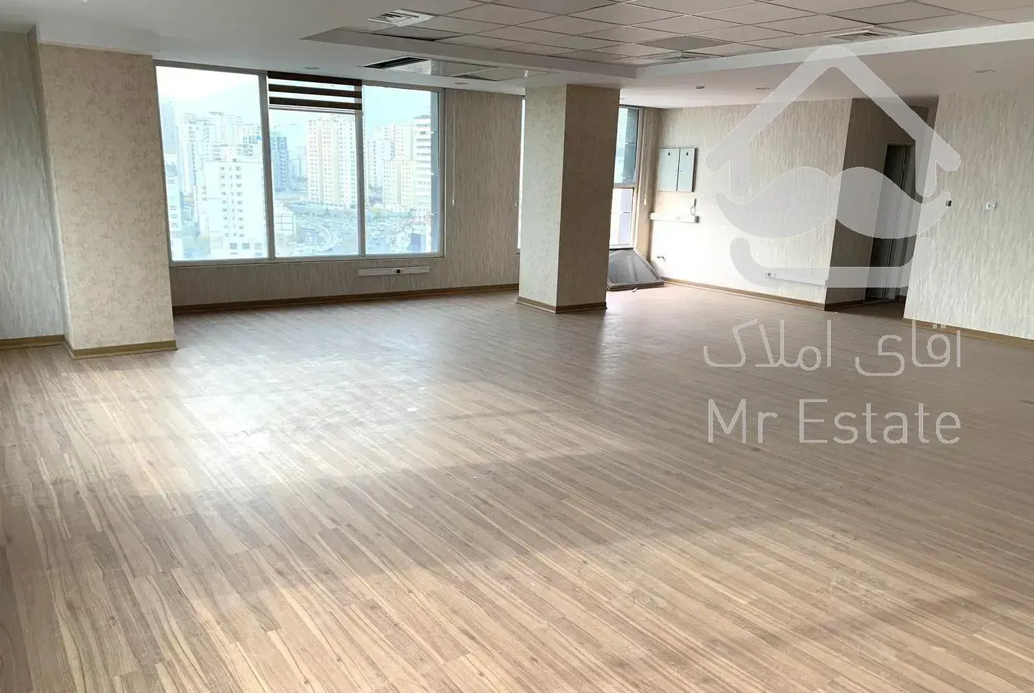 110متر برج اداری کلید نخورده ویو دریاچه چیتگر