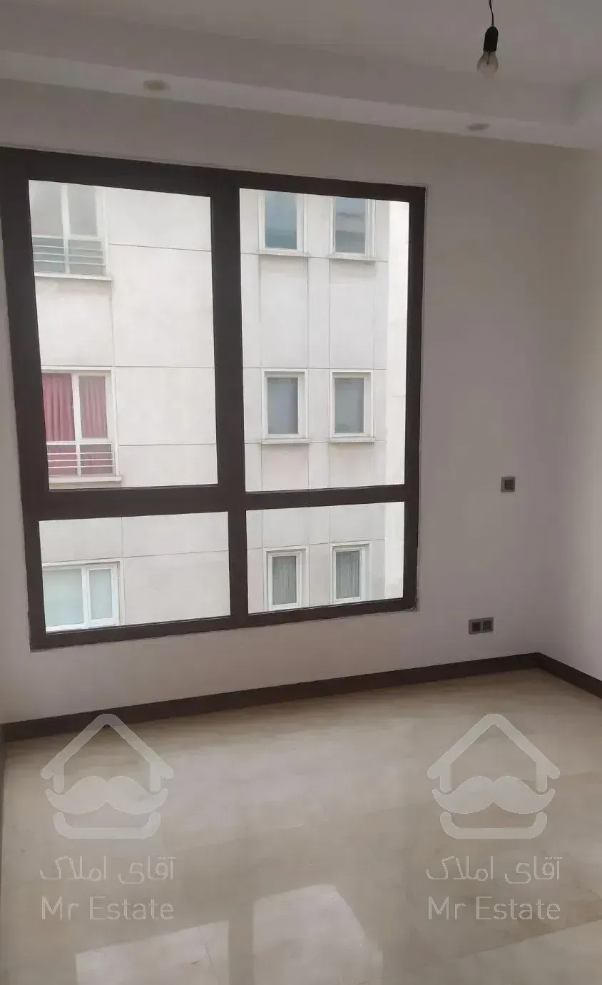 تک واحدی/۱۰۰ متر/دو خواب/کلیدنخورده/وسکانیان