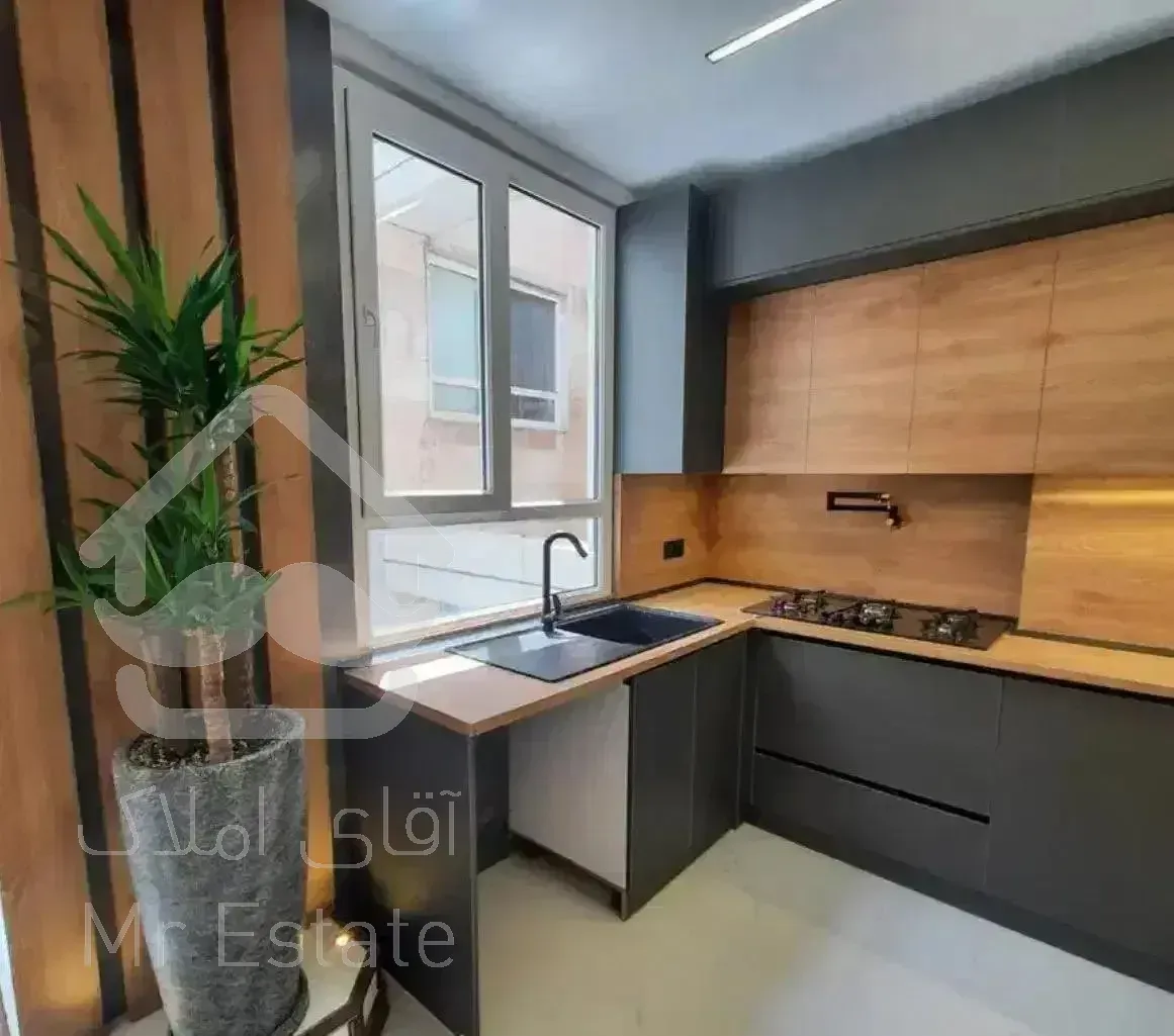 ۵۸ مترخوش نقشه/غرق نور/پارکینگ+اسانسور/قلب شهر