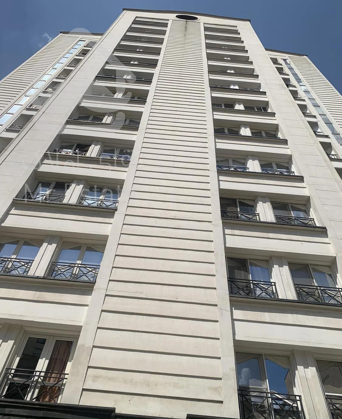 ۲۳۰ متر فرمانیه طبقات بالا