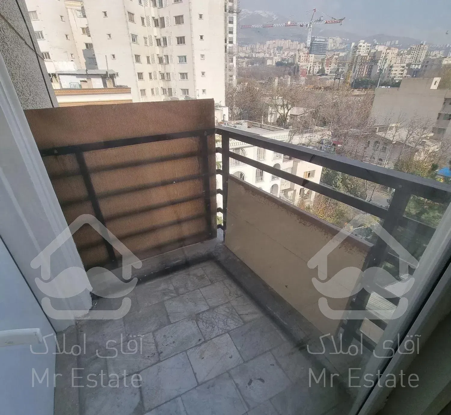 ۱۵۵ متر سه خوابه ازگل **برج گل رز**