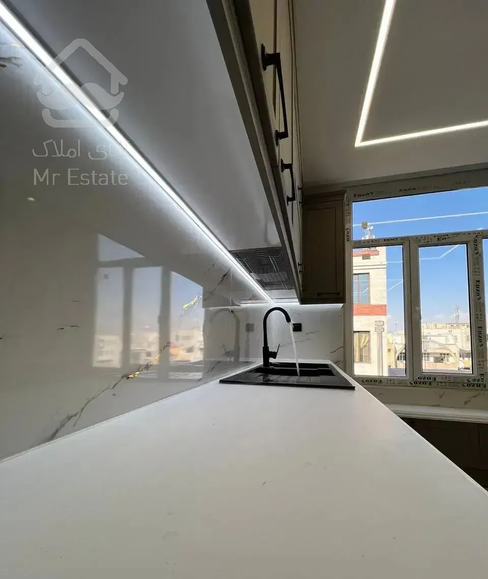 66 متری    روبه نما سند تکبرگ  بورس سرمه گذری