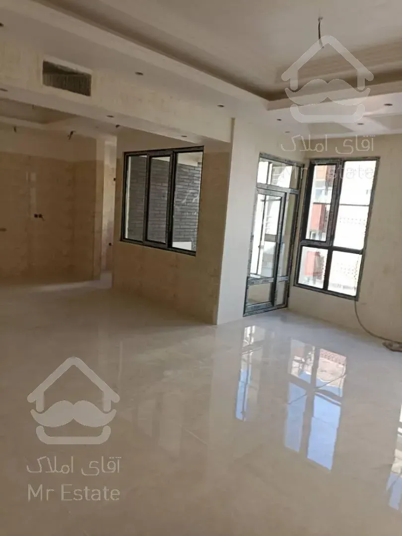 آپارتمان در چهار طبقه و چهار واحد