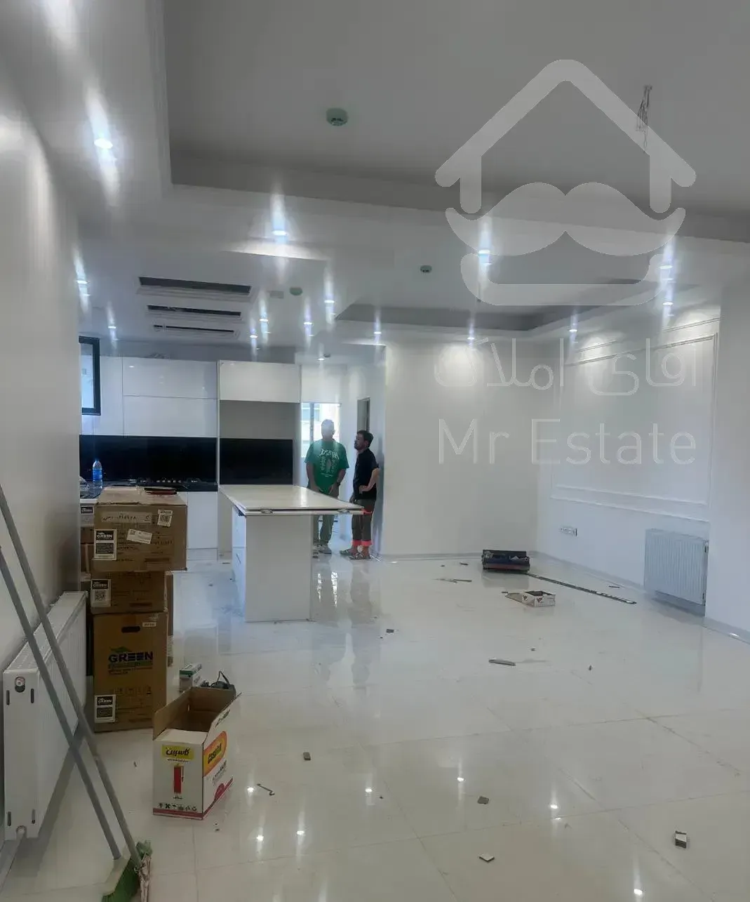 بالاتر از فاطمی ۹۰ متر دو خواب