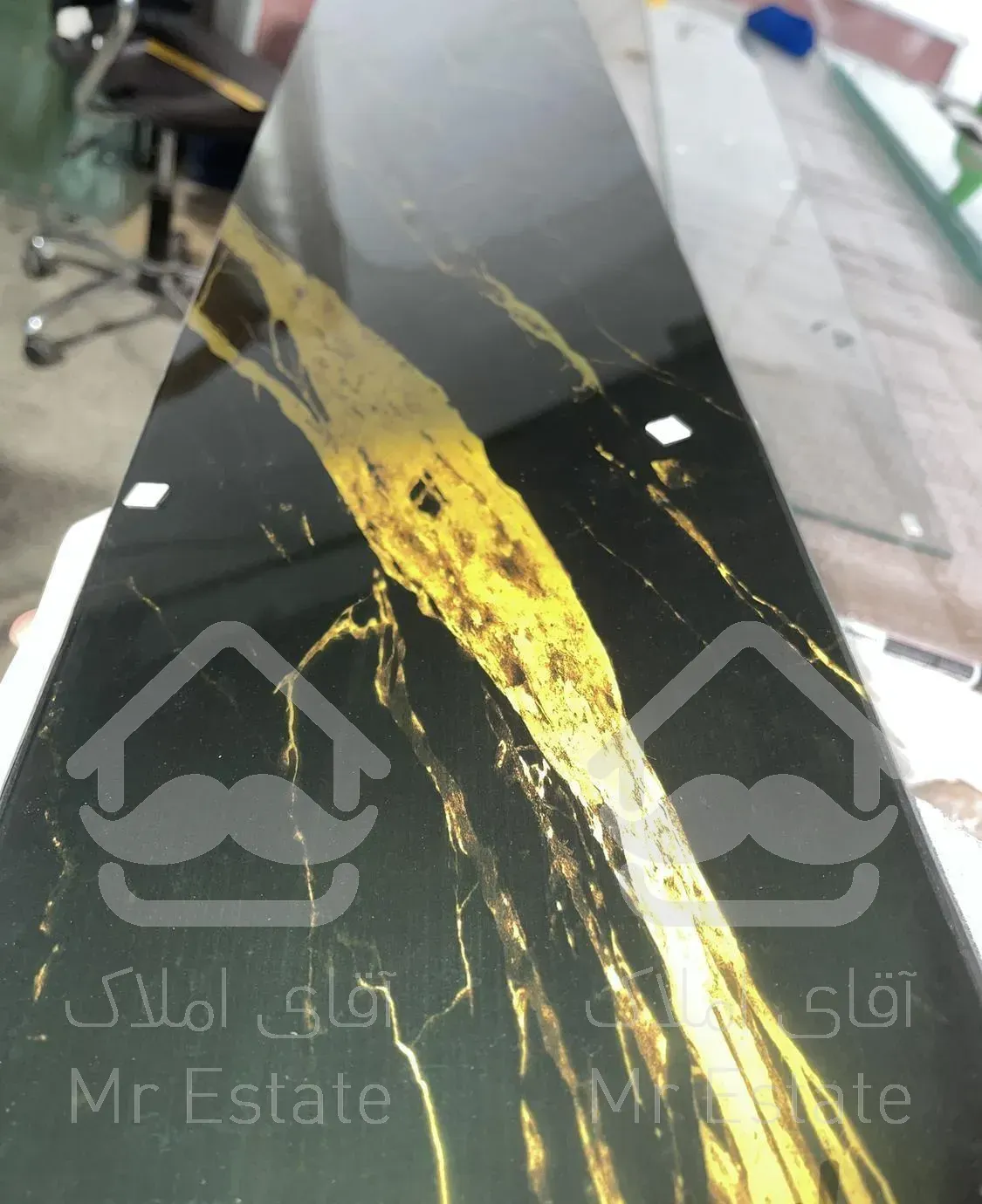 چاپ روی پلکسی شیشه چوب کامپوزیت الومینیوم چرم طلق