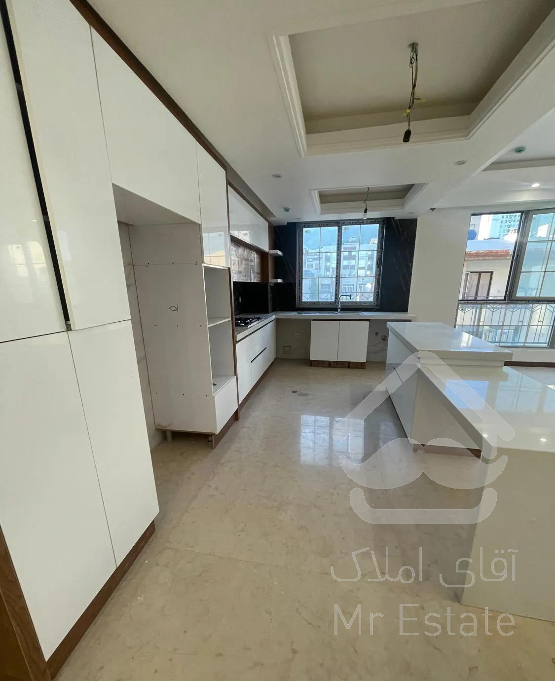 ۱۳۶ متر سعادت  آباد میدان کاج/غرق نور