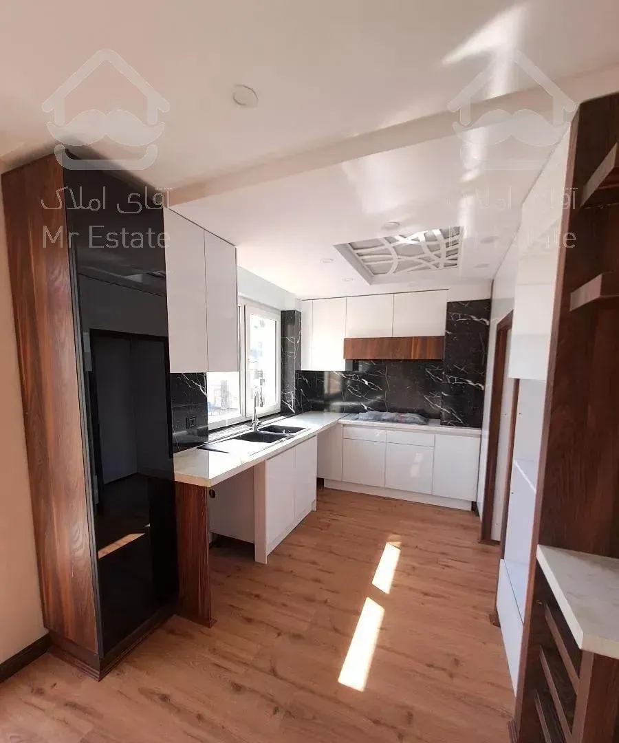 ۱۰۵ متر // روف گاردن // لابی