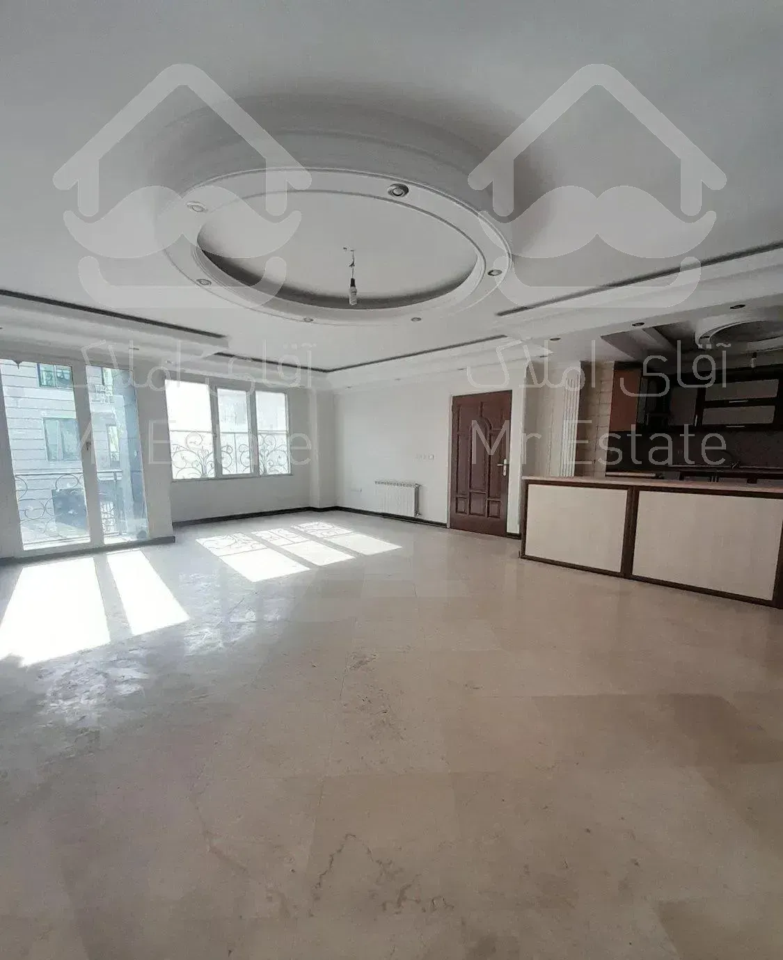 ۱۲۱متر۳خوابه/فول‌امکانات/بالای جلال