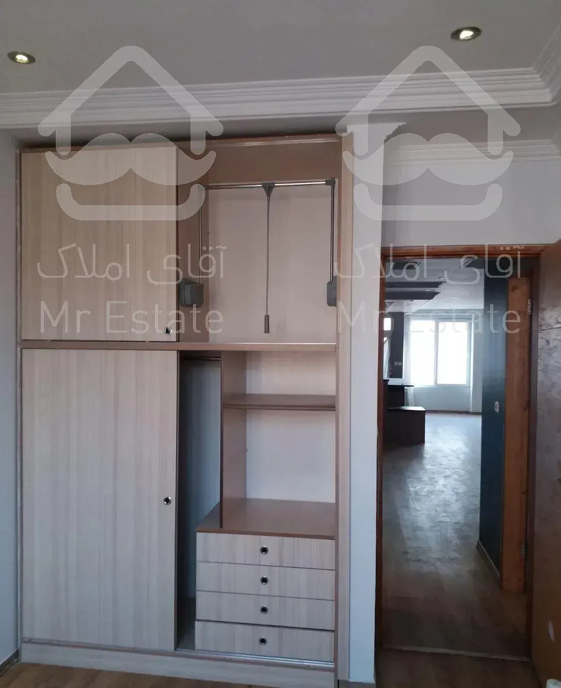 ۳ طبقه آپارتمان  جنوبی   یکجا  دهکده المپیک