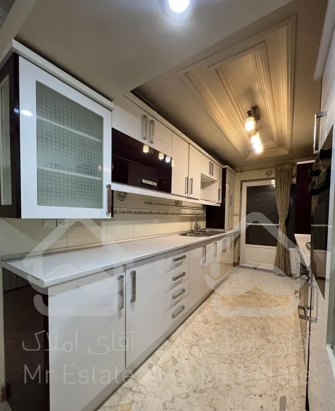 ۶۰ متر یکخوابه طبقه‌اول انباری آسانسور شیخ هادی