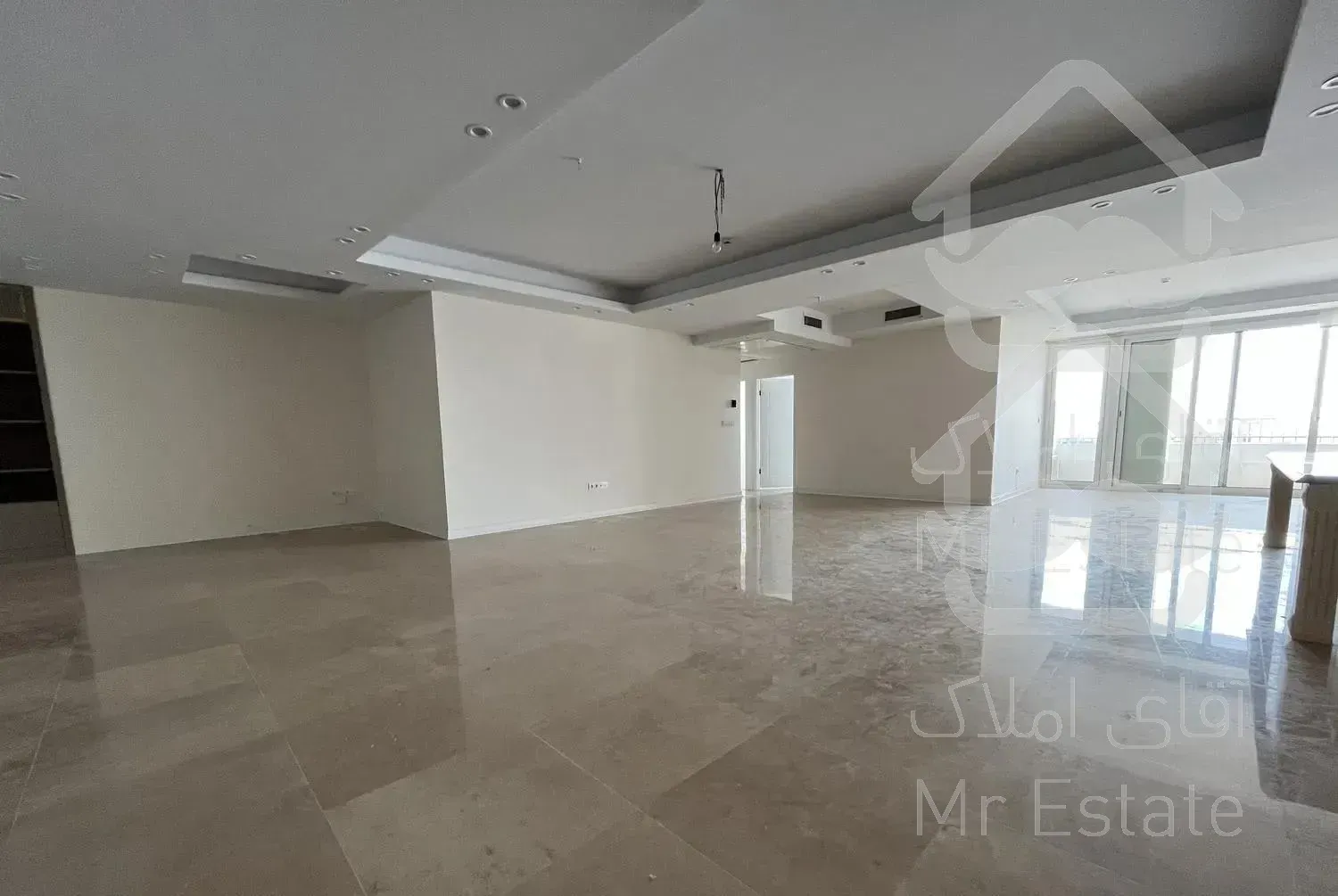 ۱۷۰ متر*لوکیشن دنج*۲ پارکینگ