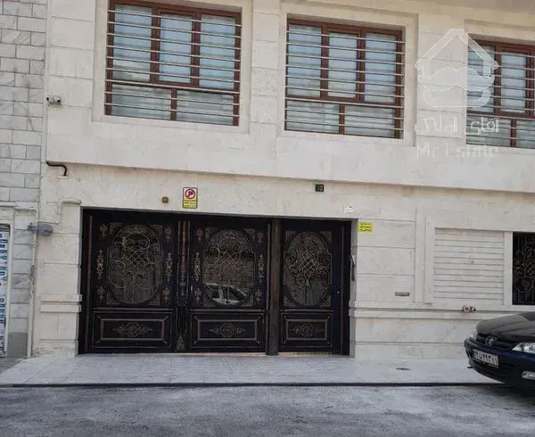 اپارتمان حدودن۱۳۰متردوخواب