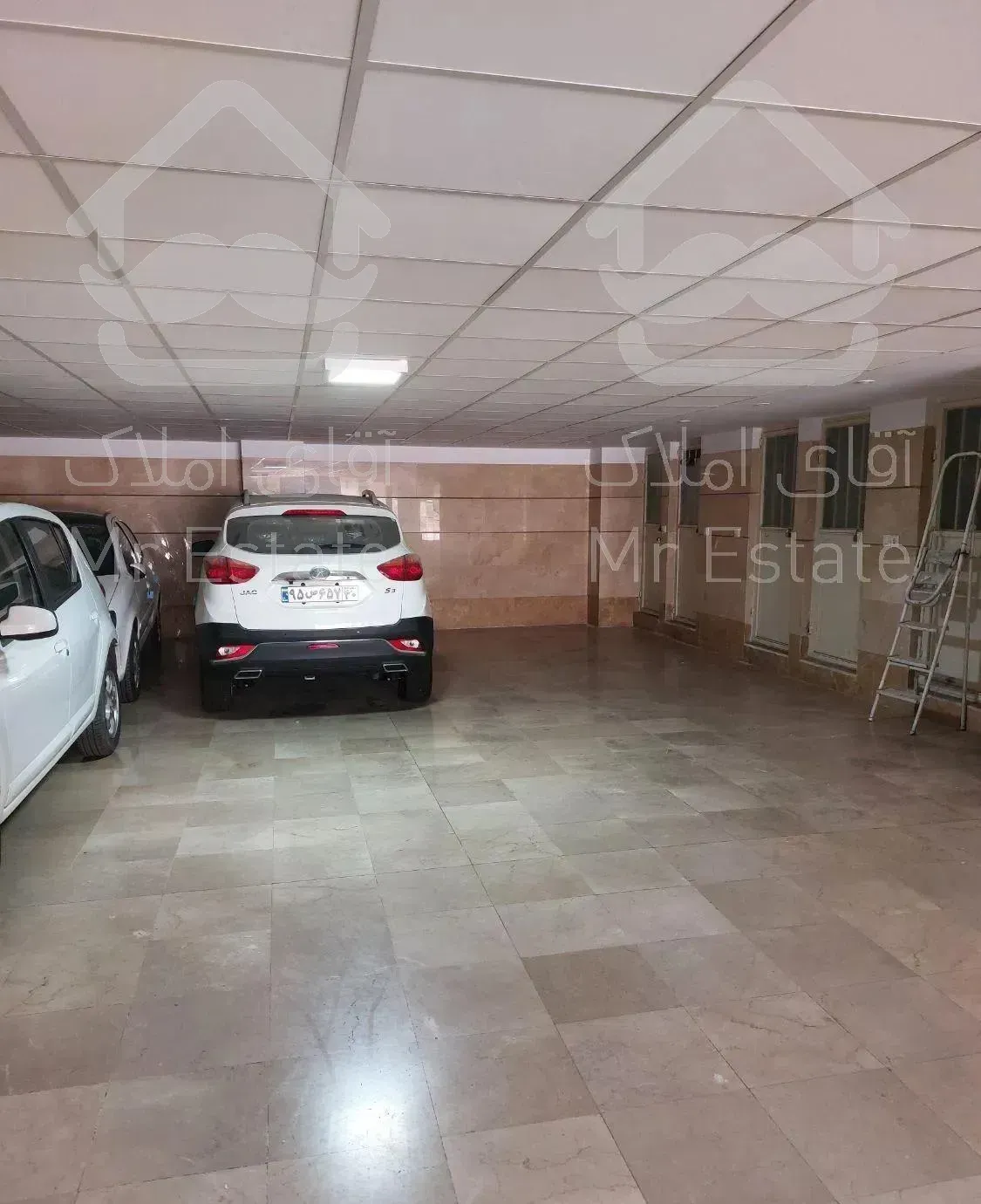 قلهک ، دولت ( ۱۸۵متر  نوساز  تکواحد )