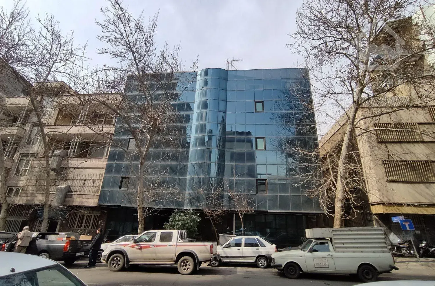 آپارتمان ۱۲۰۰ متری ۴ طبقه نبش خ دمشق بر خ مظفر