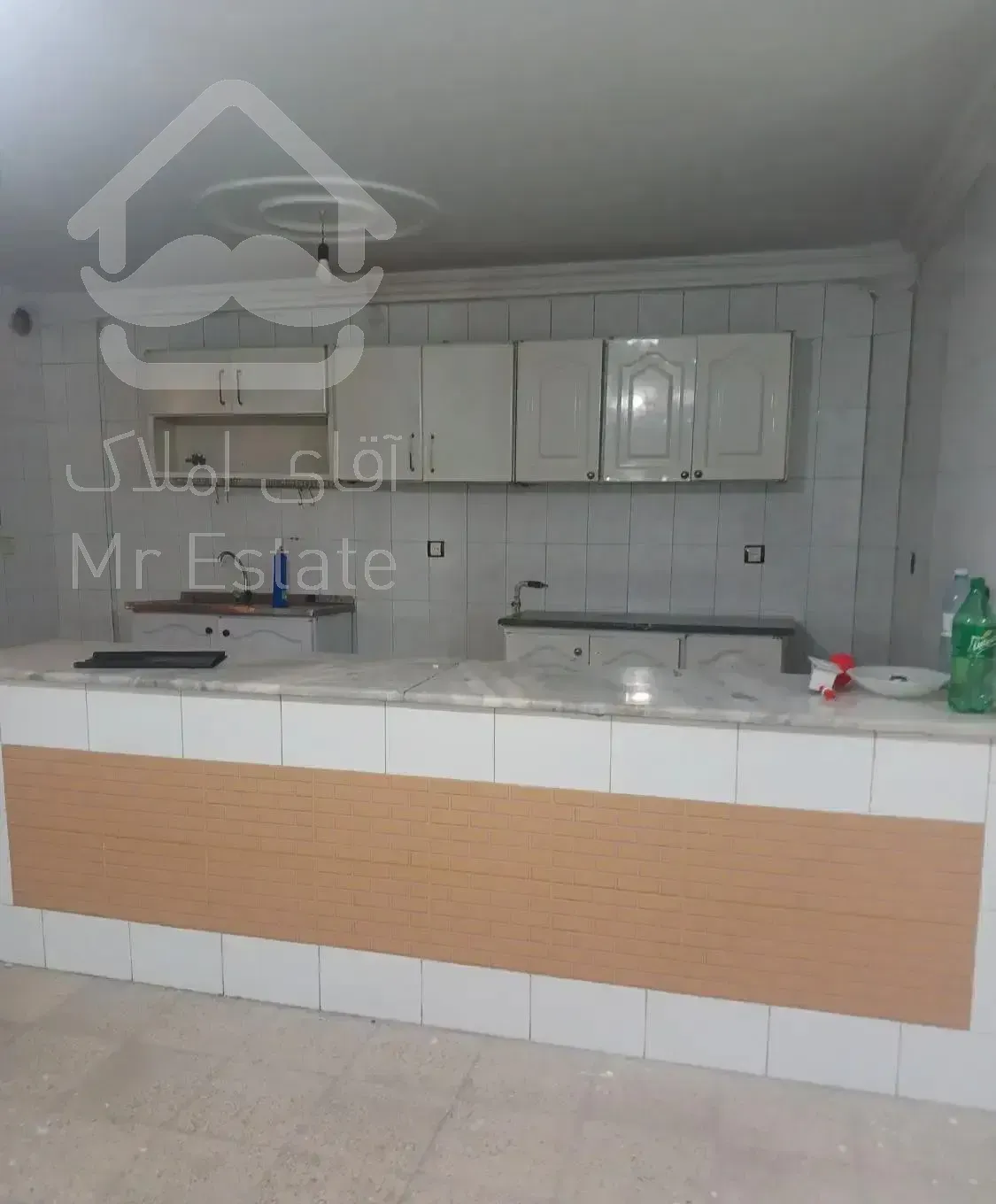 یک واحد آپارتمان مسکونی