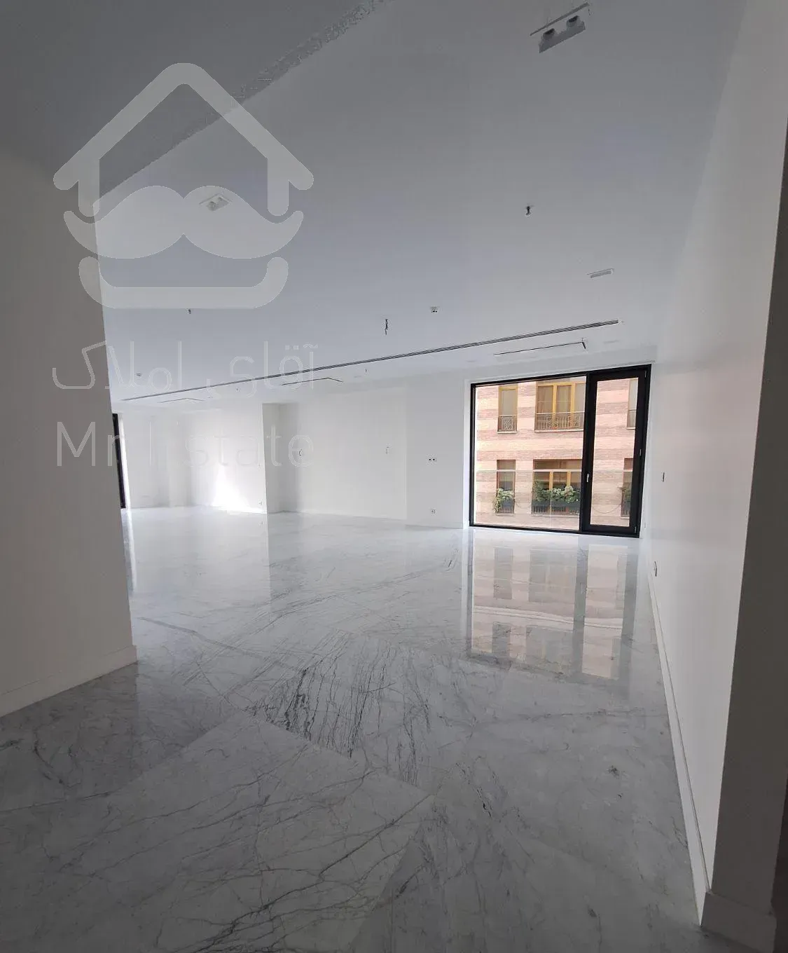 ۲۲۰متر تاپ لوکیشن آجودانیه/ویو از ۲ جهت/بدون‌مشرف