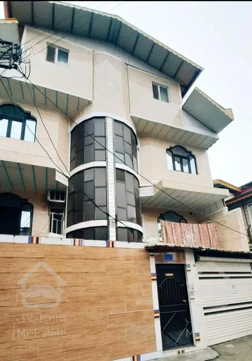 ویلای 4 طبقه ی تک واحدی