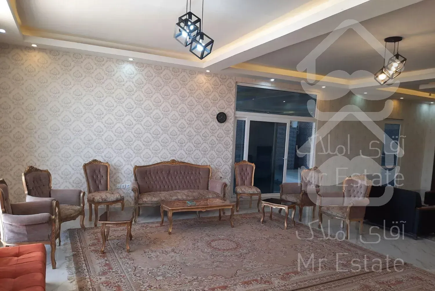 باغ ، استخر آب گرم