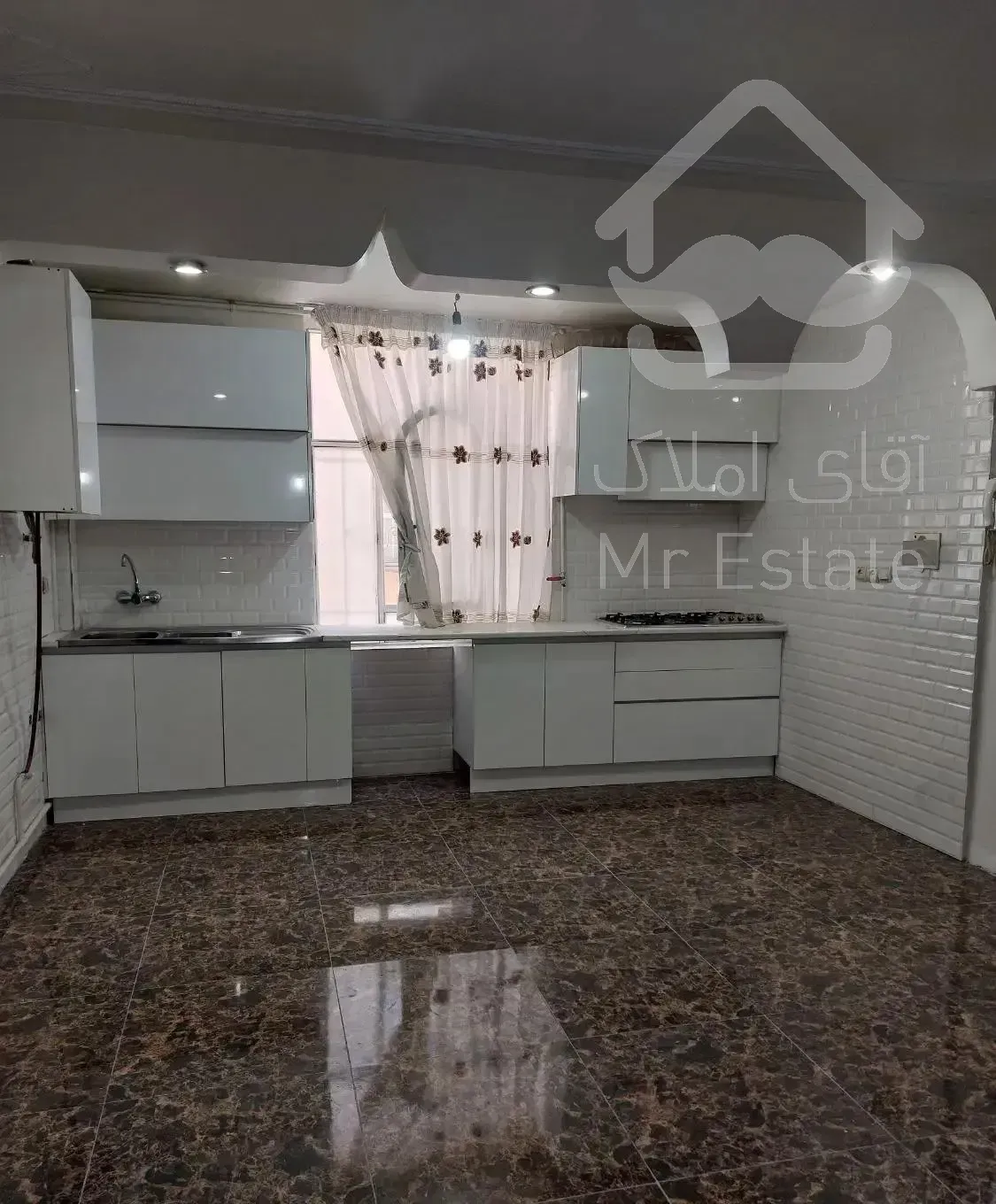 اپارتمان  ۴۰ متری پاسدار گمنام