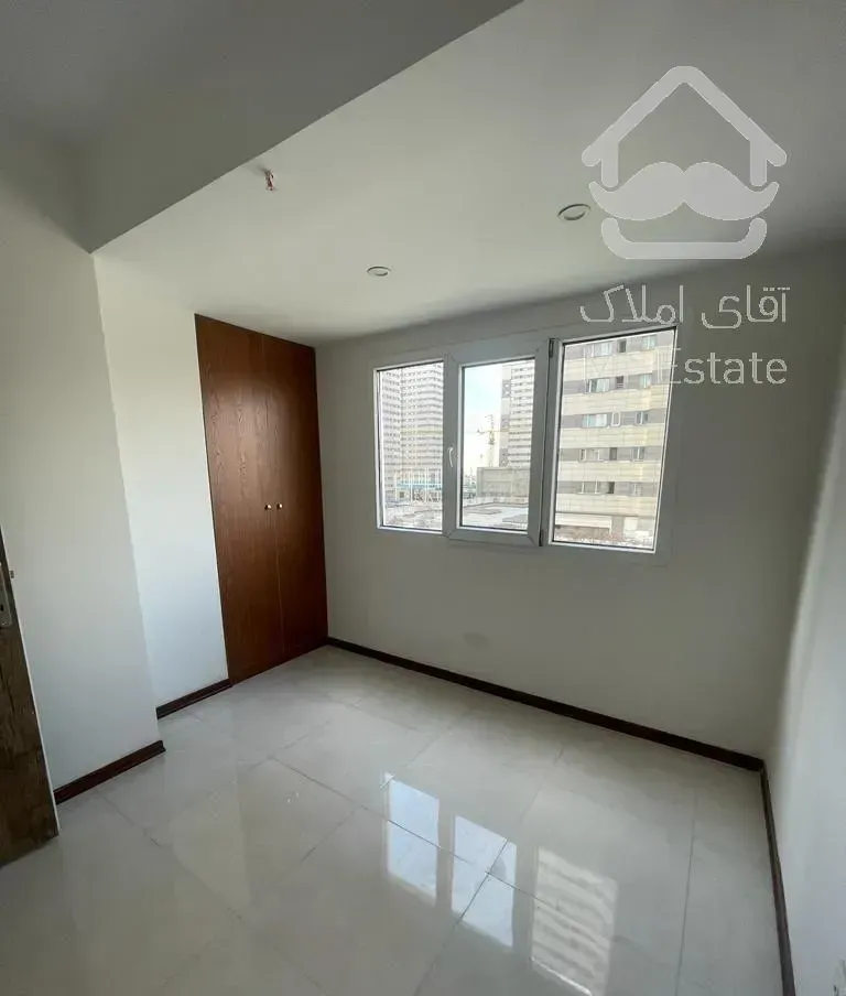 ۱۰۲ متر دو خواب کلید نخورده فول دیزاین