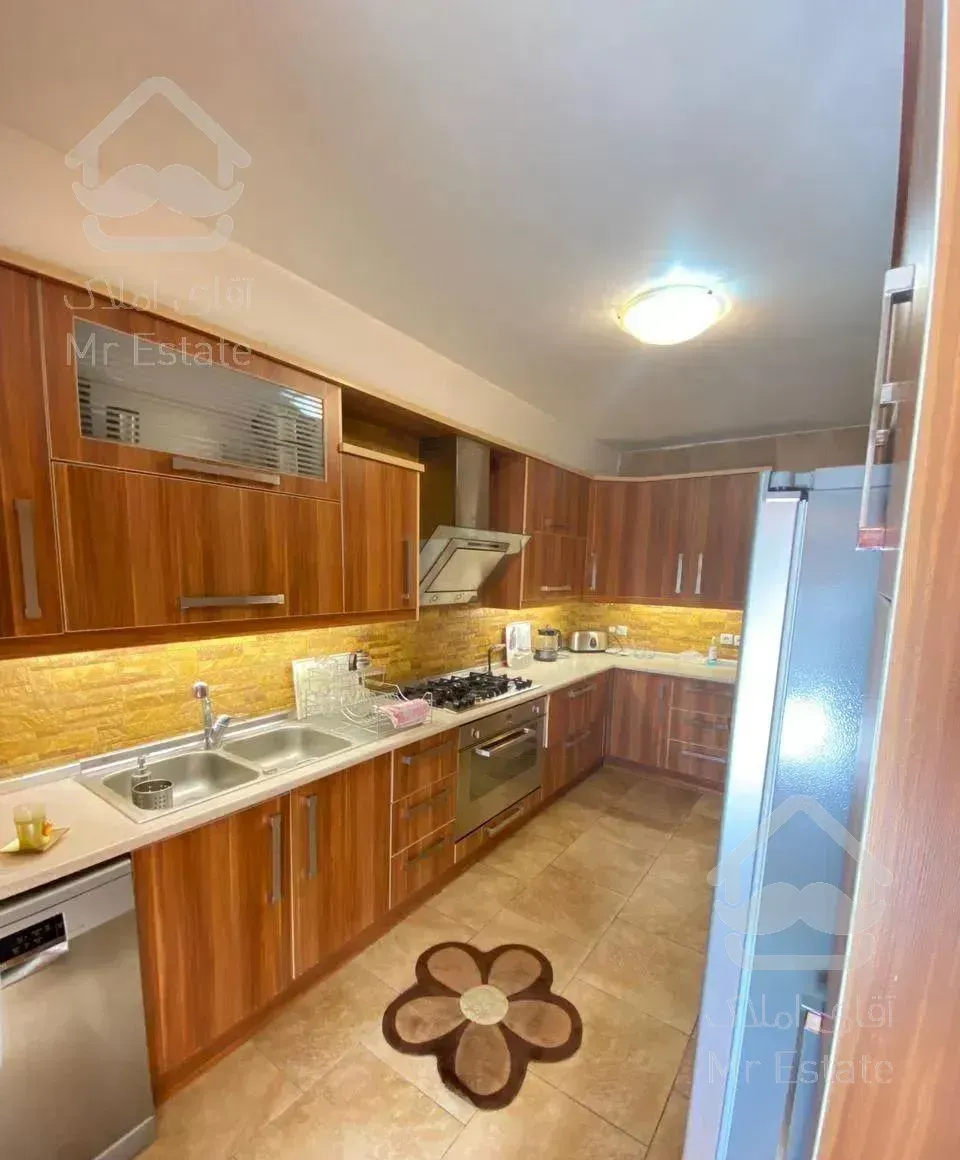 ونک مبله (145متر 2 اتاق)