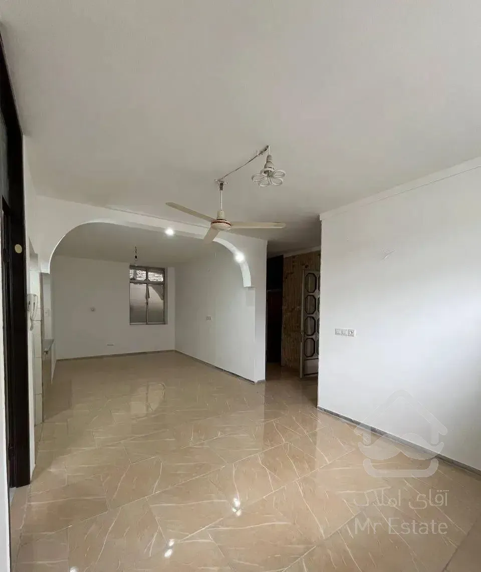 واحد دربست ۱۳۰ متری معلم مرتب دسترسی خوب