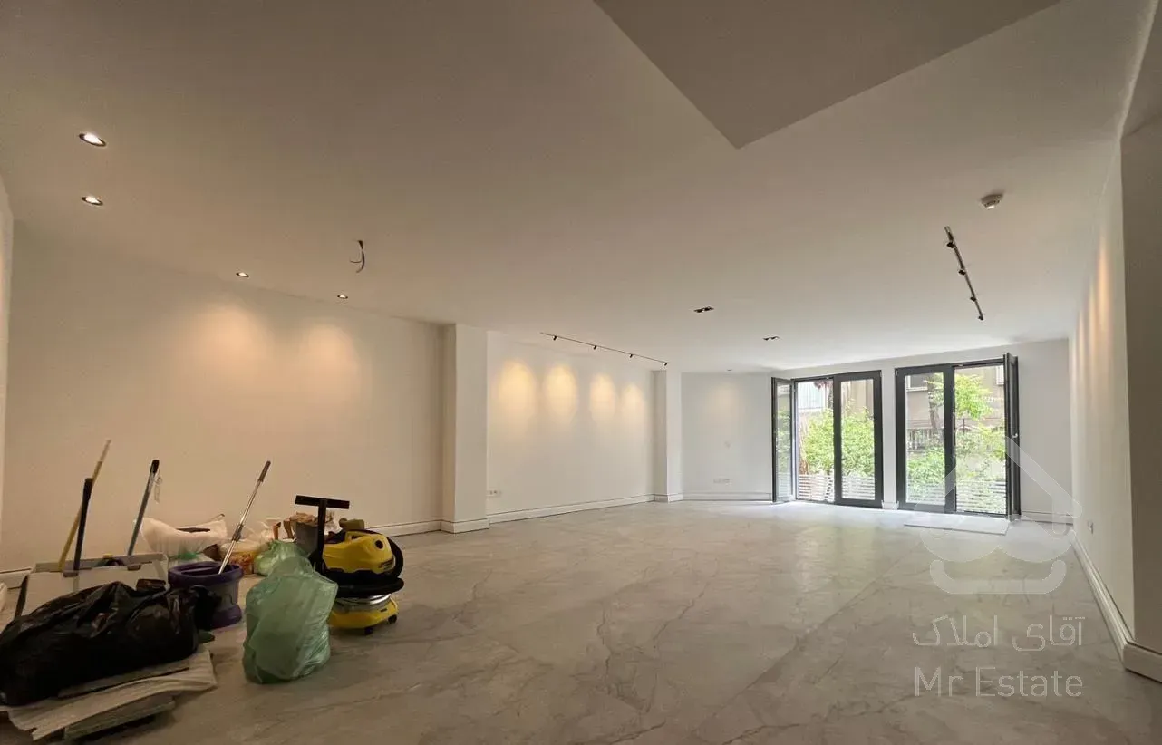 ۱۵۰متر۳خواب+۴۰متر تراس اختصاصی(گاندی-فول بازسازی)