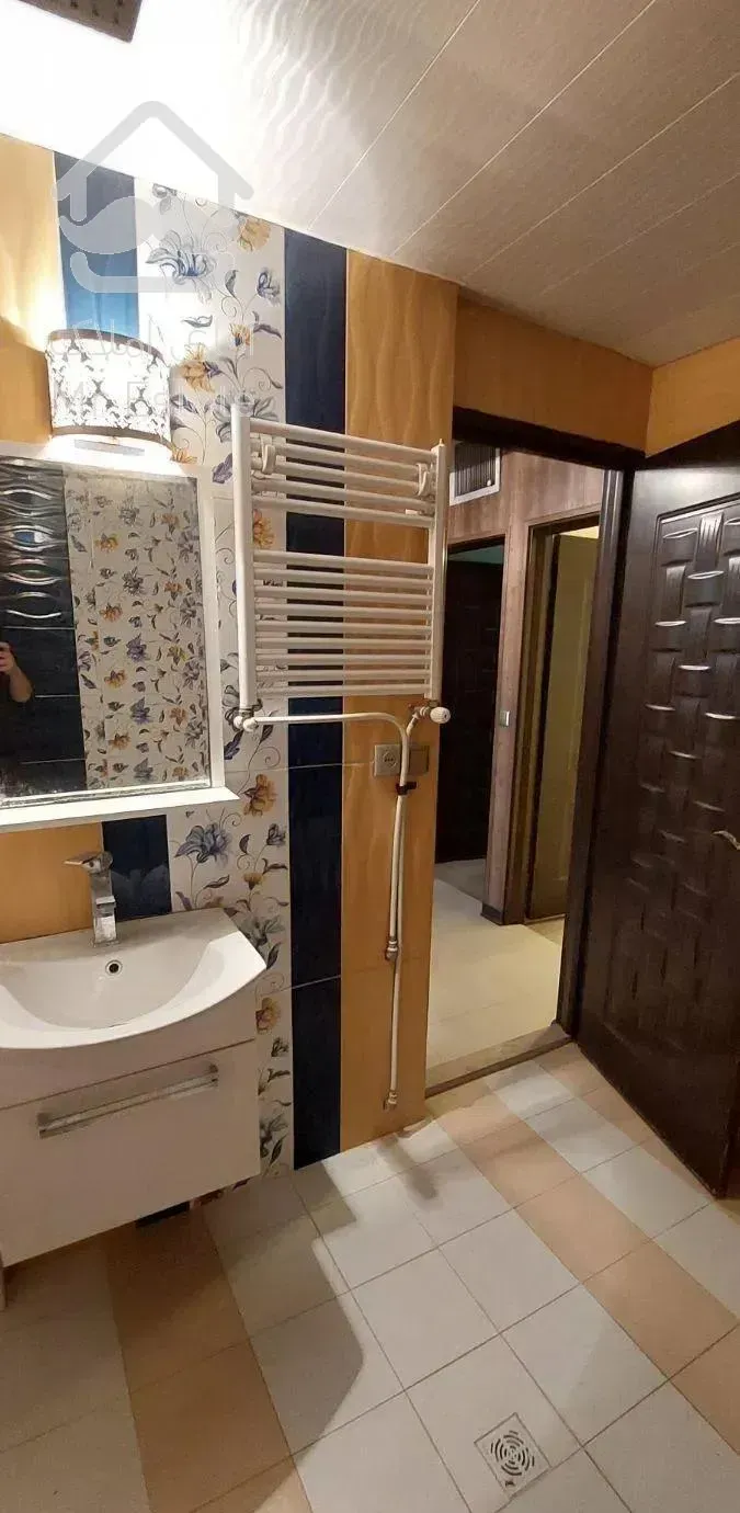 ۱۷۴ متری ۳ خوابه میدان جمهوری