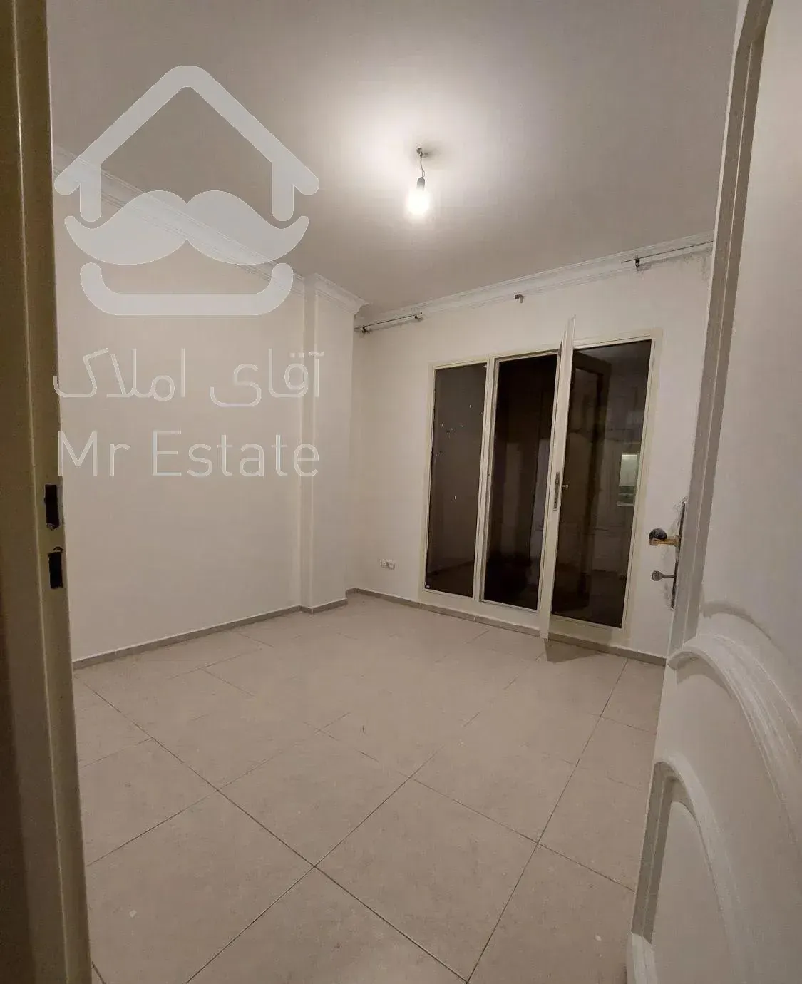 آپارتمان ۲۸۰ متر ۴ خواب تک واحدی استخردار