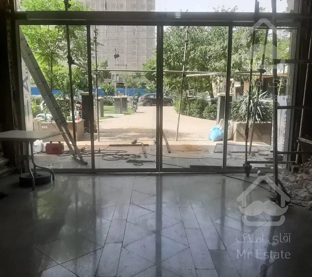 تعمیر و نصب انواع کرکره برقی و درب اتوماتیک دارم