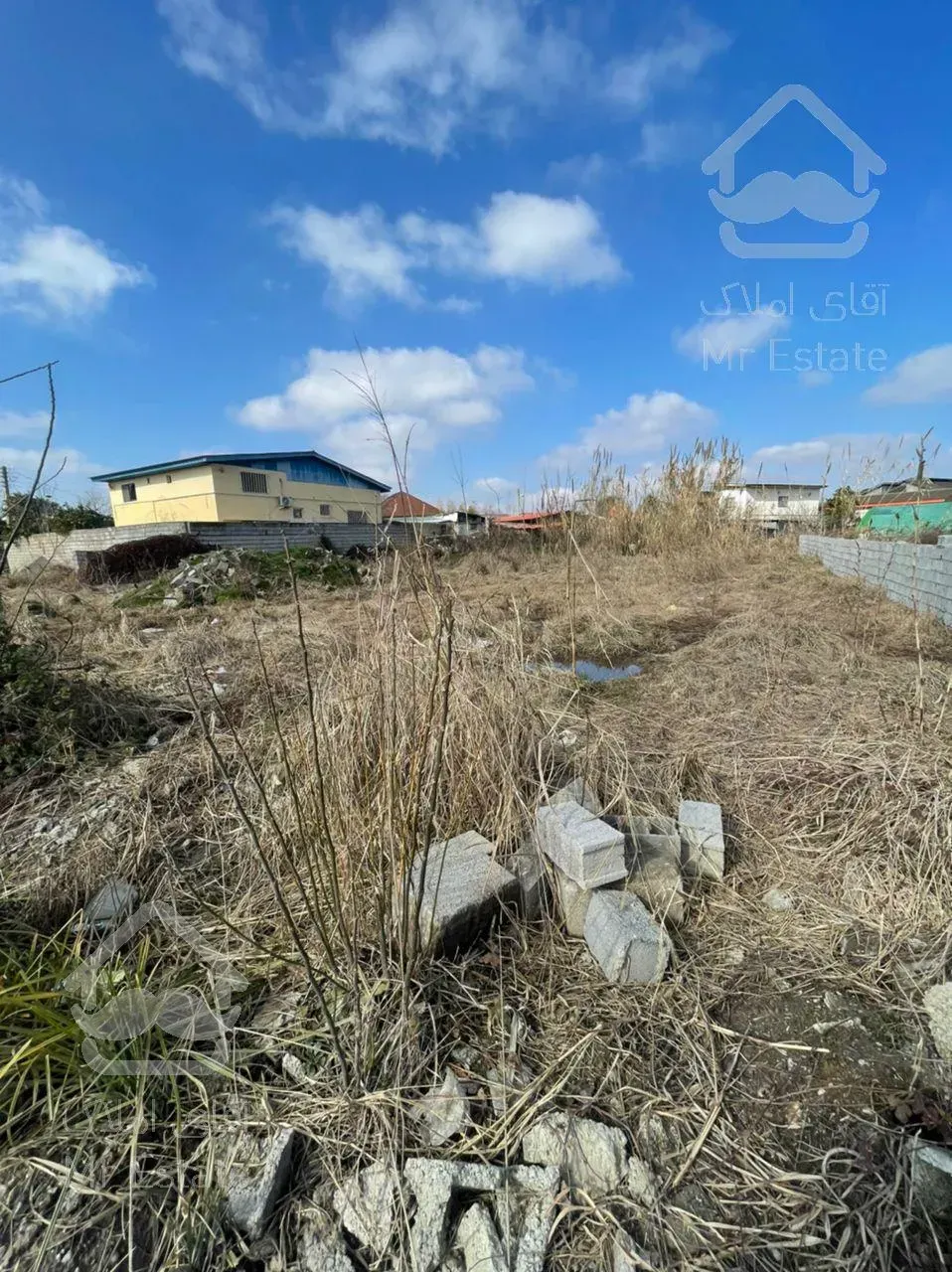 فروش فوری ۳۰۰مترزمین مسکونی مدارک تکمیل