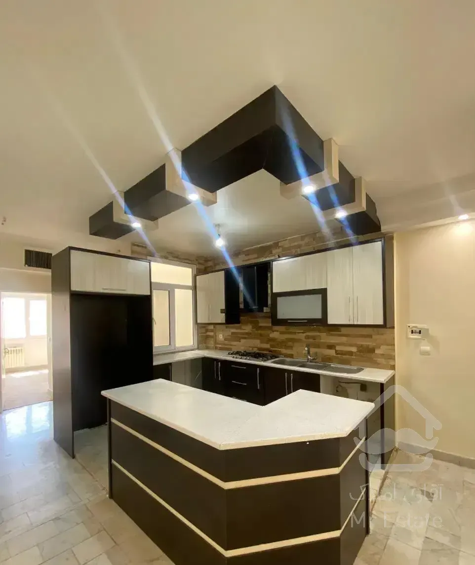 آپارتمان۹۳متر/تهرانپارس فلکه دوم/نما گرانیت