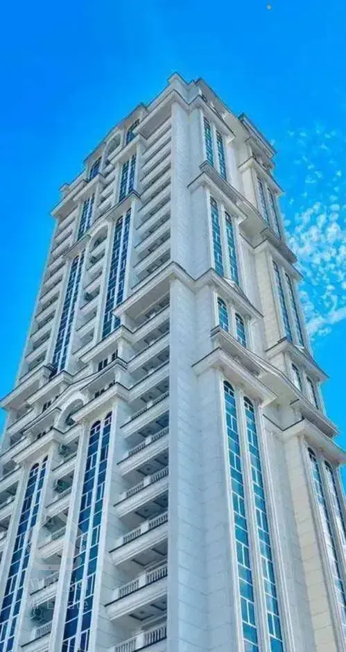 واحد ۱۰۰ متری در برج فاخر و لاکچری سفید