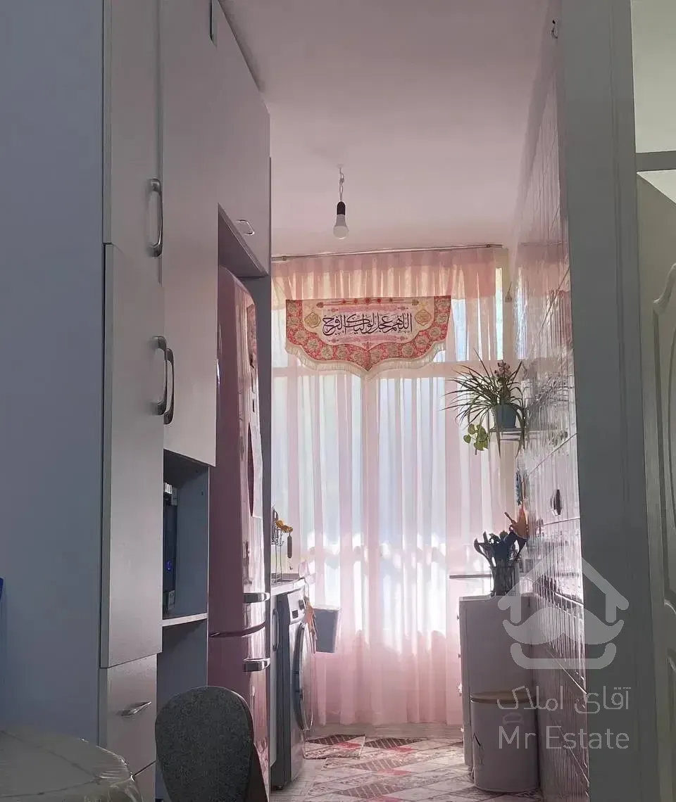 پنجاه متر طبقه دوم