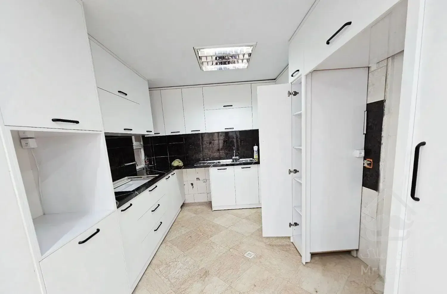 150 متر قلب نیاوران عمار نزدیک پارک ۳ خواب