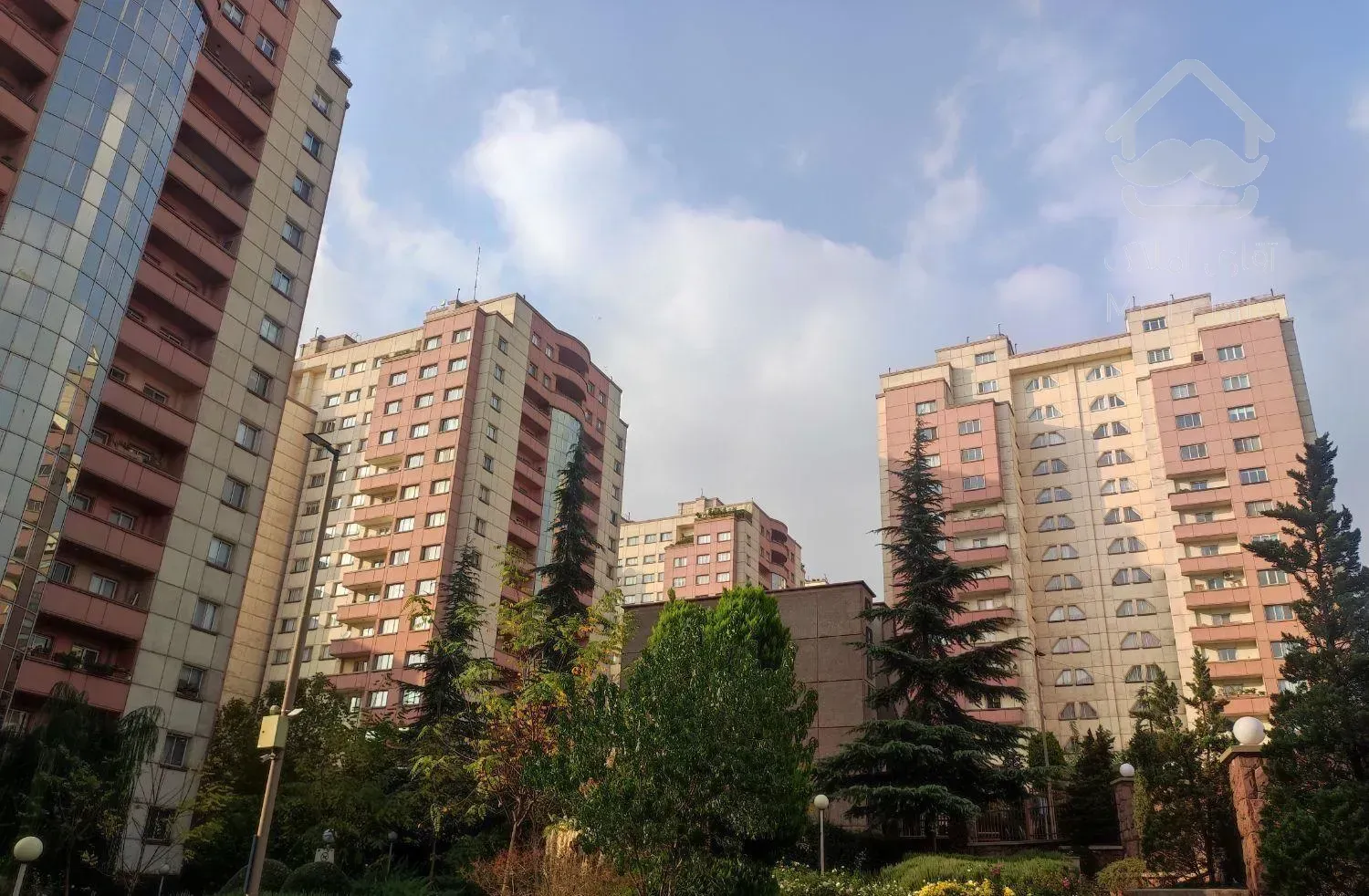 قیطریه مجتمع سبحان ۱۷۵ متر طبقه ۱۱. (احمدی)